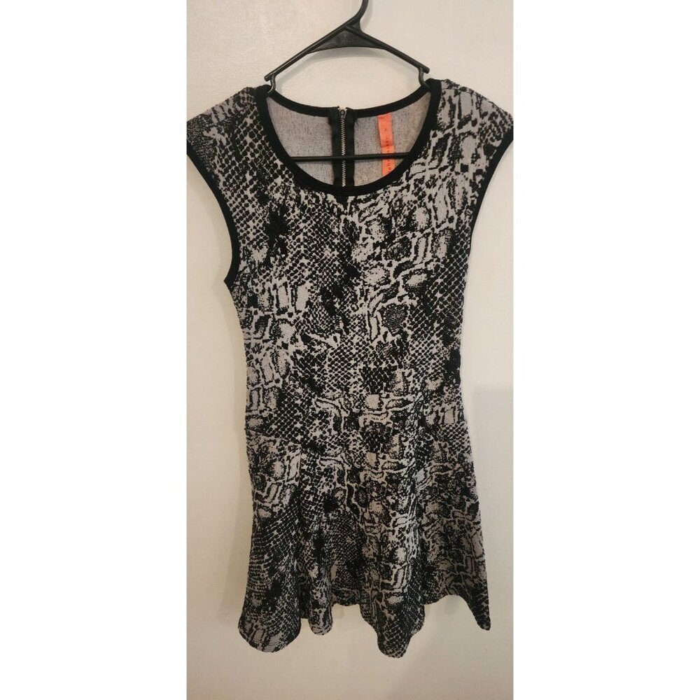 Eight sixty dress small
